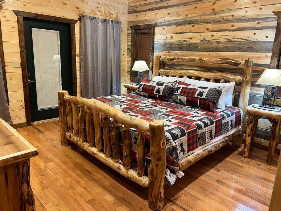 * * 4 Master Bedrooms, Views, Theater, Arcade, Evc Гетлинбург Екстериор снимка