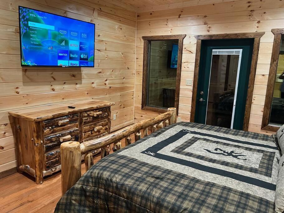 * * 4 Master Bedrooms, Views, Theater, Arcade, Evc Гетлинбург Екстериор снимка