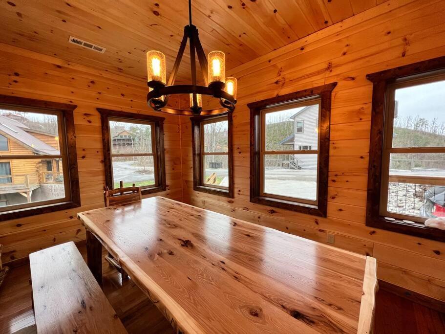 * * 4 Master Bedrooms, Views, Theater, Arcade, Evc Гетлинбург Екстериор снимка