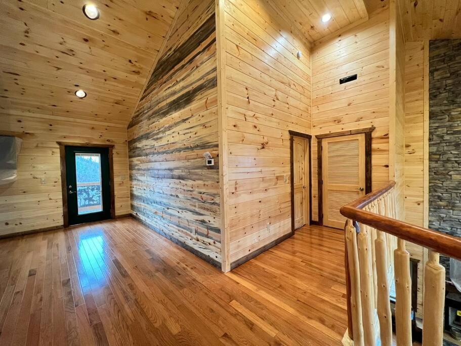 * * 4 Master Bedrooms, Views, Theater, Arcade, Evc Гетлинбург Екстериор снимка