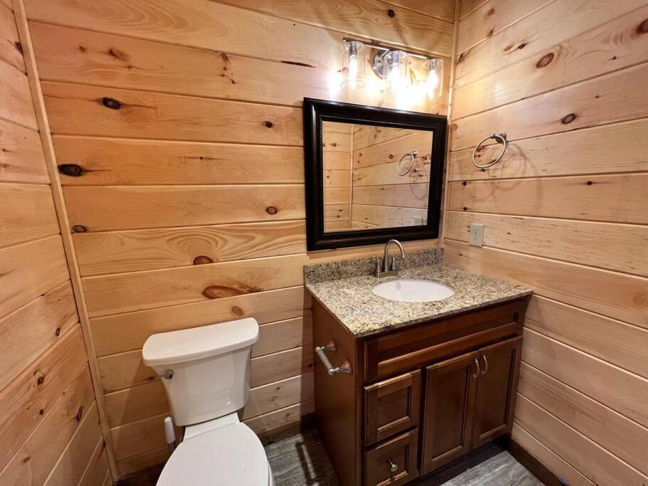 * * 4 Master Bedrooms, Views, Theater, Arcade, Evc Гетлинбург Екстериор снимка