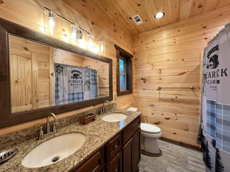 * * 4 Master Bedrooms, Views, Theater, Arcade, Evc Гетлинбург Екстериор снимка