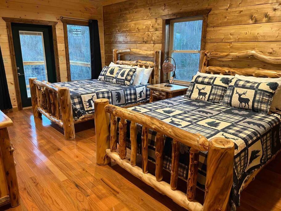 * * 4 Master Bedrooms, Views, Theater, Arcade, Evc Гетлинбург Екстериор снимка